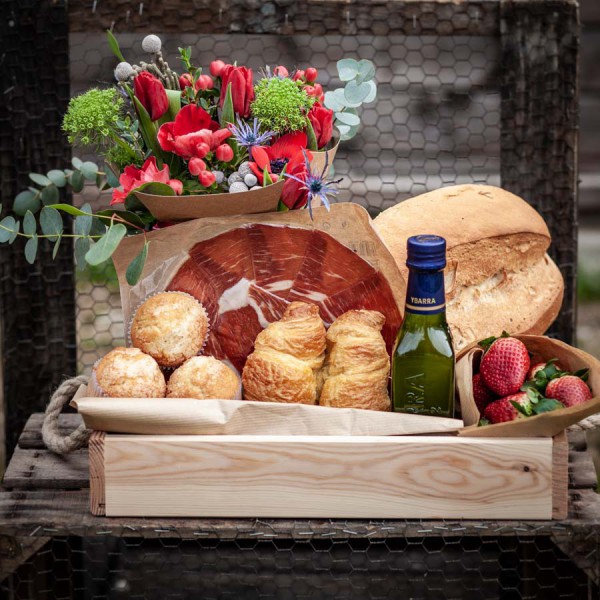 Caja desayuno saludable con flores