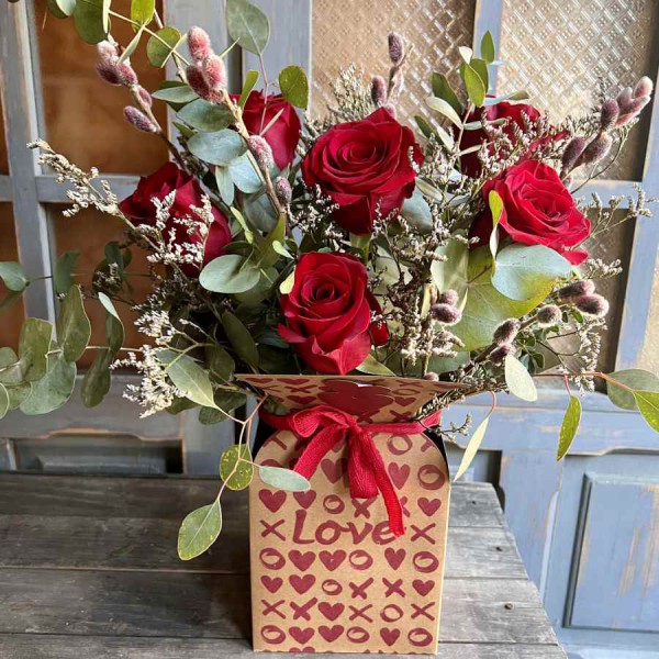 Caja Amor 6 rosas rojas