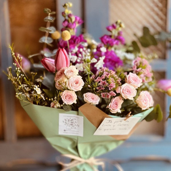Ramo de flores rosadas