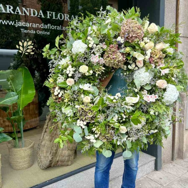 Corona funeraria tamaño